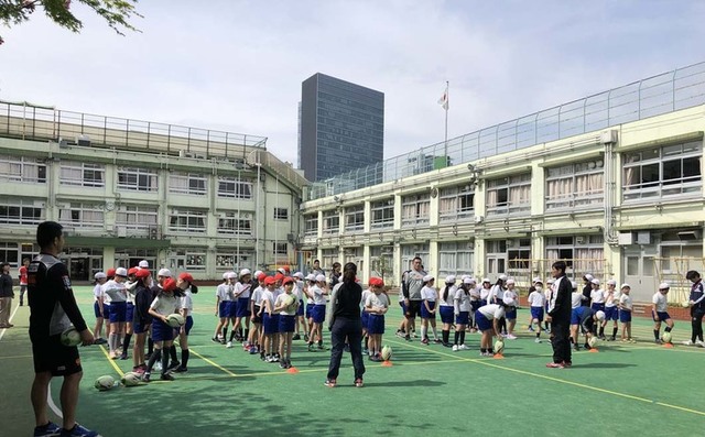 東京都渋谷区・港区の小学校を訪問