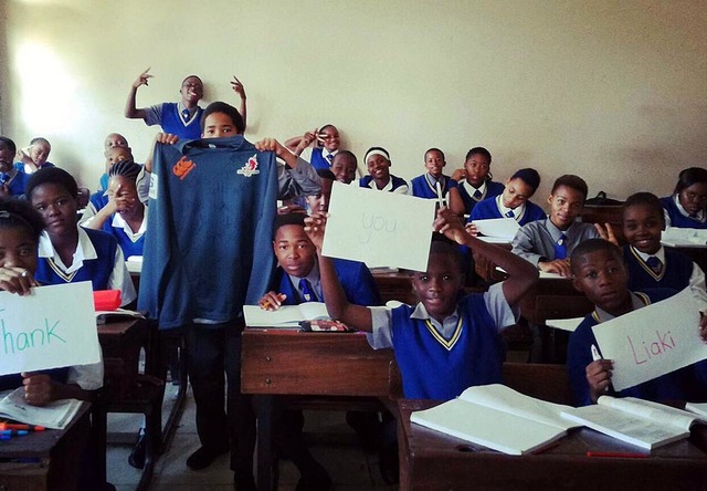 南アフリカ遠征レポート：リアキ・モリ選手が地元の小学校を訪問